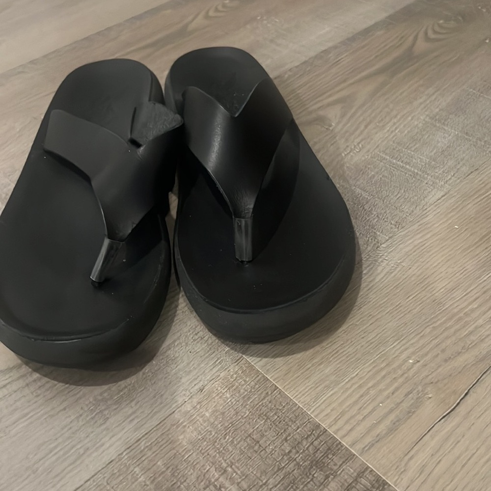 Ancient Greek black sandals - Picture 4 of 5